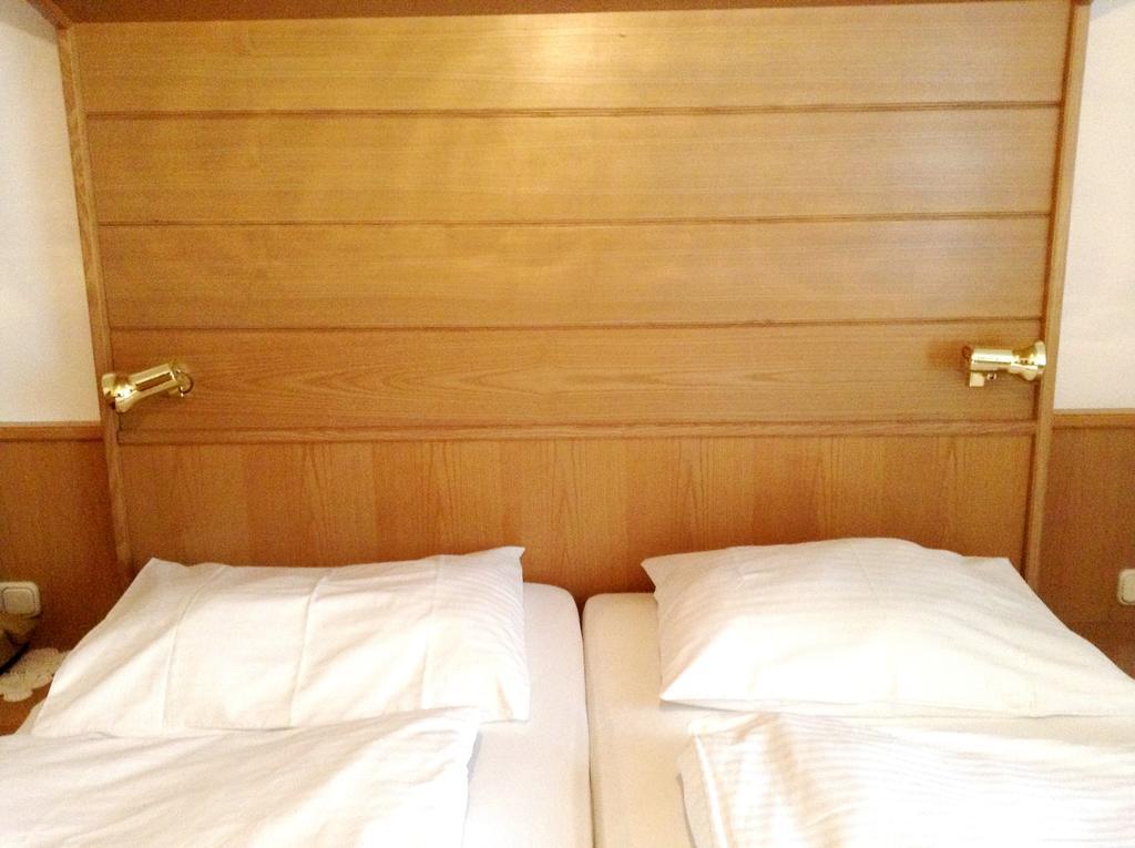 Gasthof Kaiserin Elisabeth Hotell Steyrling Rum bild